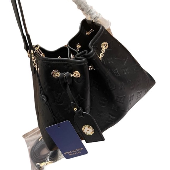 Louis Vuitton Small Bag - Picture 2 of 8